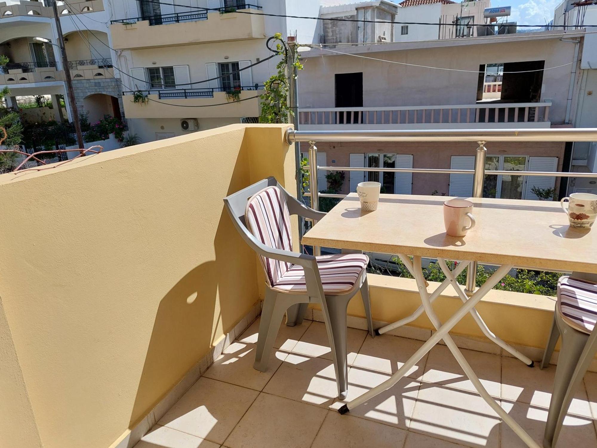 Georgia'S Family Apartment Ираклион Экстерьер фото