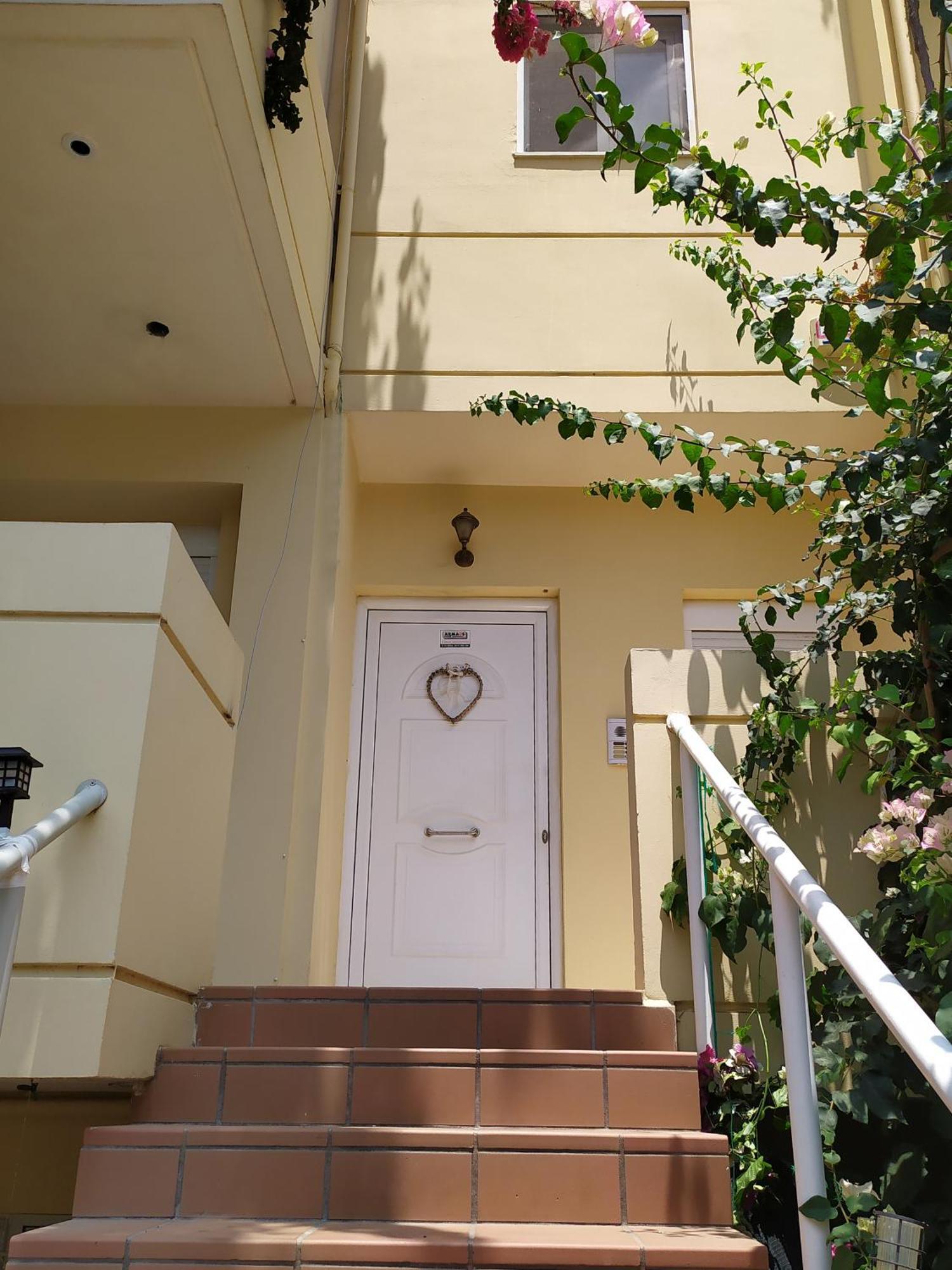 Georgia'S Family Apartment Ираклион Экстерьер фото